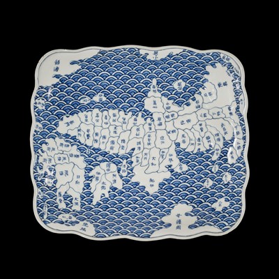Lot 311 - A BLUE AND WHITE ARITA WARE TRAY DECORATED WITH THE MAP OF JAPAN, EDO PERIOD, TENPO ERA