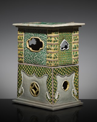 Lot 188 - TWO STACKABLE ‘FAMILLE VERTE’ PORCELAIN STANDS, QING DYNASTY, KANGXI PERIOD