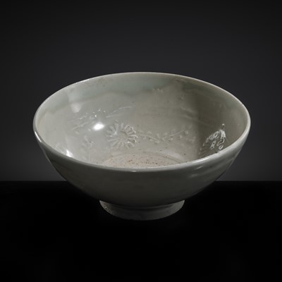 Lot 160 - A LUANBAI-GLAZED ‘SHUFU’ WARE ‘LOTUS’ BOWL, YUAN DYNASTY
