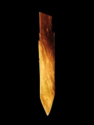 Lot 76 - A LARGE AND INSCRIBED JADE ‘TAOTIE’ CEREMONIAL DAGGER-AXE (GE), LATE SHANG DYNASTY, ANYANG PHASE