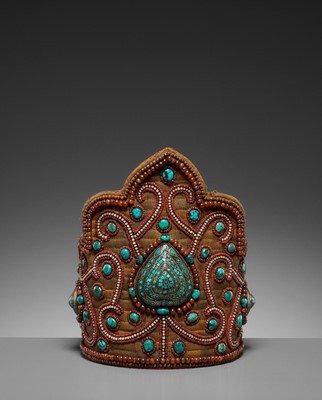 Lot 452 - A TIBETAN GEMSTONE-SET SILK CROWN OF A LAMA, MID-19TH CENTURY