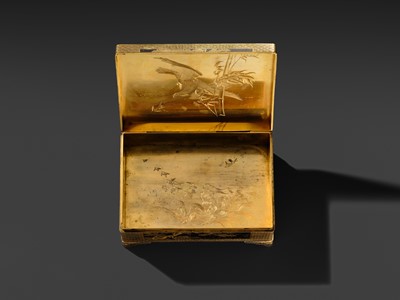 Lot 18 - KOMAI: A SUPERB GOLD-DAMASCENED IRON ‘PEACOCK AND PEAHEN’ BOX AND COVER