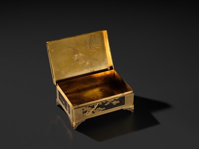 Lot 18 - KOMAI: A SUPERB GOLD-DAMASCENED IRON ‘PEACOCK AND PEAHEN’ BOX AND COVER