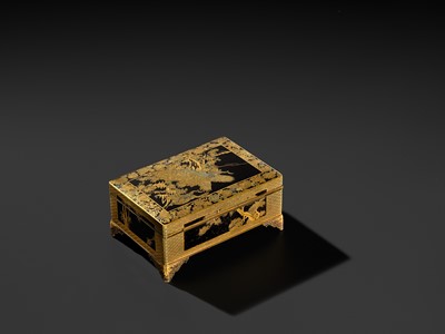 Lot 18 - KOMAI: A SUPERB GOLD-DAMASCENED IRON ‘PEACOCK AND PEAHEN’ BOX AND COVER
