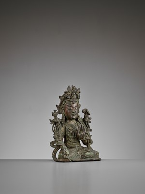 Lot 510 - A BRONZE FIGURE OF AVALOKITESHVARA, MING