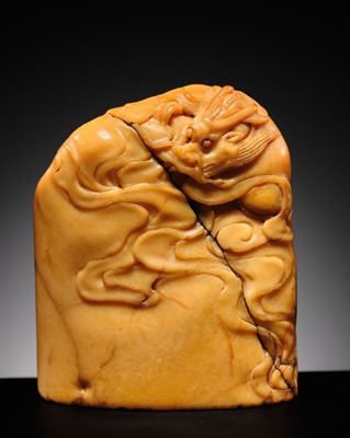Lot 272 - A VERY RARE AND LARGE TIANHUANG SOAPSTONE ‘DRAGON’ SEAL, QING DYNASTY