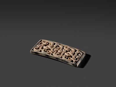 Lot 83 - A MAGNIFICENT JADE ‘SNAKE’ VOTIVE PLAQUE, EASTERN ZHOU DYNASTY
