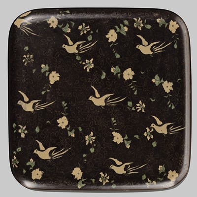 Lot 146 - NAMIKAWA SOSUKE: A FINE CLOISONNÉ ENAMEL ‘BLOSSOMING CHERRY’ TRAY AFTER A DESIGN OF WATANABE SHOTEI