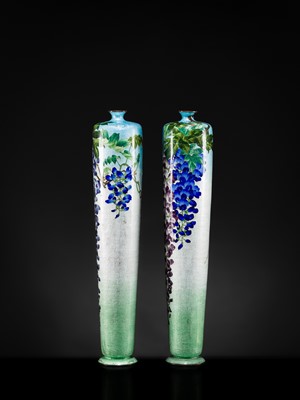 Lot 136 - KUMENO TEITARO: A SUPERB PAIR OF EXCEPTIONALLY LARGE (65 CM) GINBARI CLOISONÉ ENAMEL ‘BLOOMING WISTERIA’ VASES