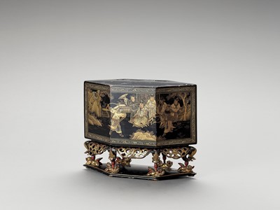Lot 871 - A RARE ‘ARCHERY SCENE’ LACQUER OFFERING BOX (CHANAB), LATE 19TH CENTURY