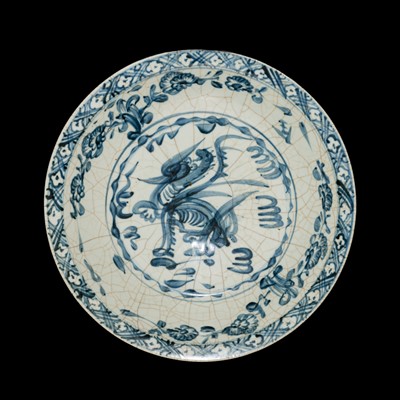 Lot 254 - A LARGE SWATOW BLUE AND WHITE ‘QILIN’ CHARGER, MING DYNASTY