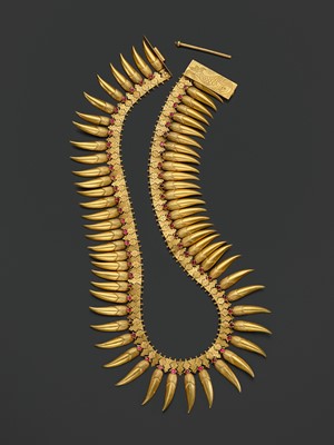 Lot 260 - A RUBY-INSET 18 CARAT GOLD (292 GRAMS) ‘JASMINE BUD’ BRIDAL NECKLACE, MALLIGAI ARUMBU MALAI, TAMIL NADU, 19TH CENTURY