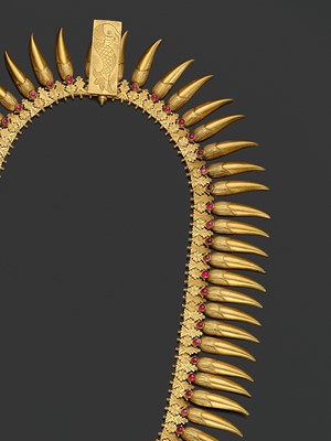 Lot 260 - A RUBY-INSET 18 CARAT GOLD (292 GRAMS) ‘JASMINE BUD’ BRIDAL NECKLACE, MALLIGAI ARUMBU MALAI, TAMIL NADU, 19TH CENTURY
