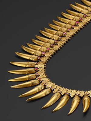 Lot 260 - A RUBY-INSET 18 CARAT GOLD (292 GRAMS) ‘JASMINE BUD’ BRIDAL NECKLACE, MALLIGAI ARUMBU MALAI, TAMIL NADU, 19TH CENTURY