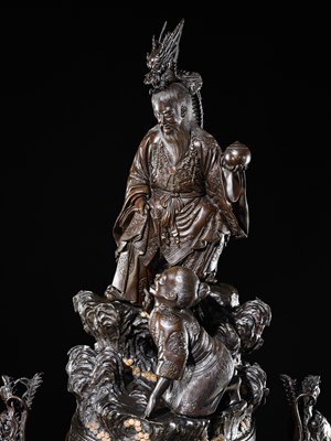Lot 4 - HAYASHI HARUSADA: A MONUMENTAL (234 CM) PARCEL-GILT BRONZE ‘RYUJIN AND DRAGONS’ EXHIBITION KORO (INCENSE BURNER)