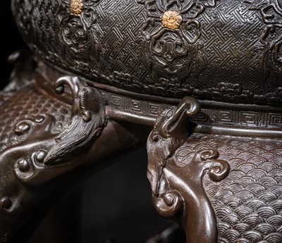 Lot 4 - HAYASHI HARUSADA: A MONUMENTAL (234 CM) PARCEL-GILT BRONZE ‘RYUJIN AND DRAGONS’ EXHIBITION KORO (INCENSE BURNER)