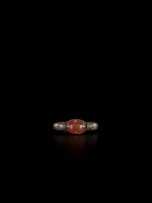 Lot 1268 - A SILVER RING WITH CARNELIAN