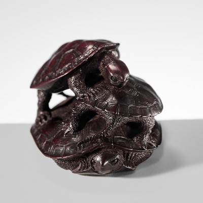 KANO TOMOKAZU: A FINE WOOD NETSUKE OF A TORTOISE WITH TWO YOUNG