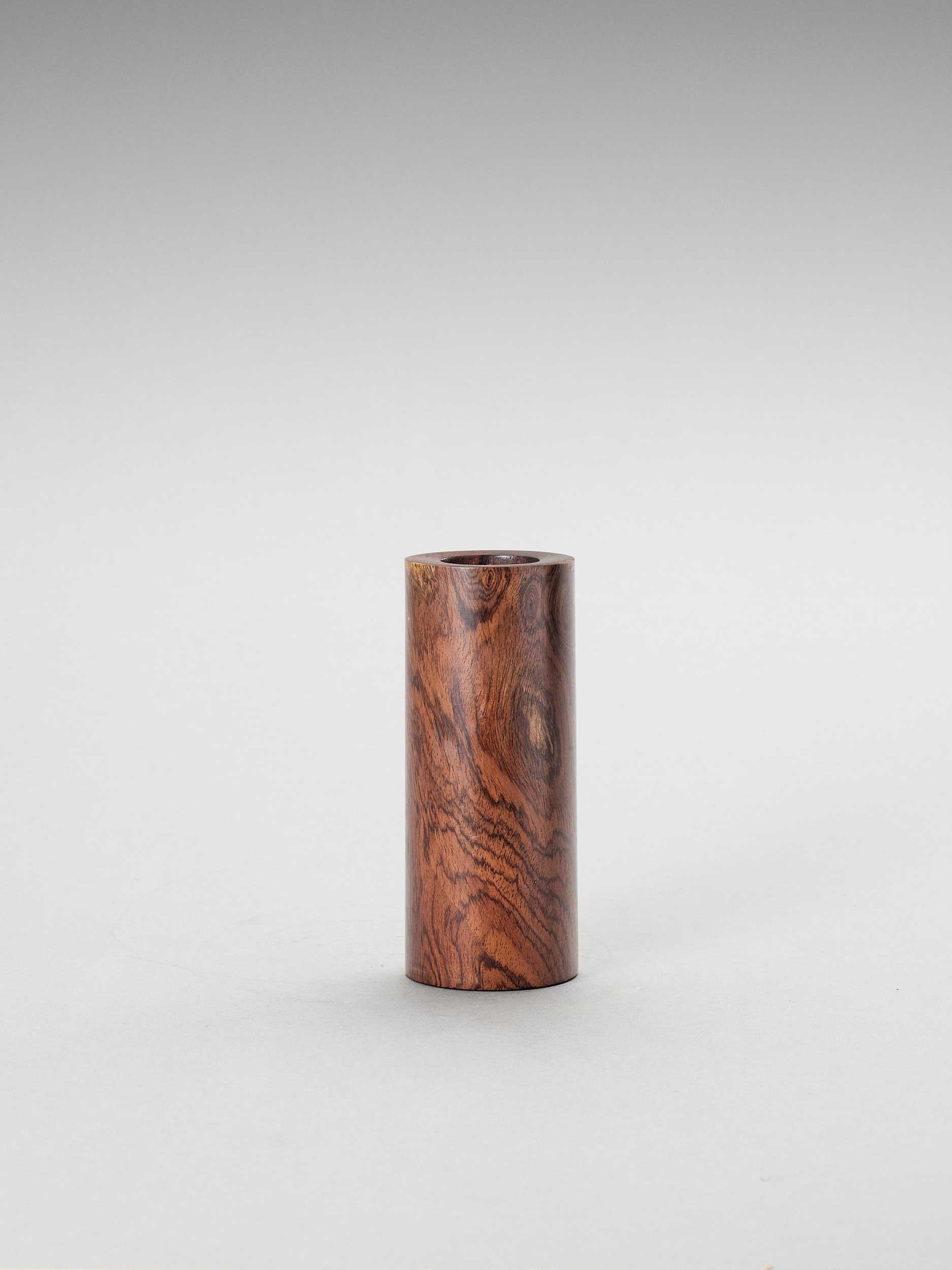 Lot 851 - A ROSEWOOD BRUSH POT, BITONG