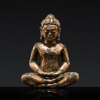 Lot 438 - A MINIATURE GILT-BRONZE FIGURE OF A SEATED BUDDHA, BAYON STYLE, ANGKOR PERIOD