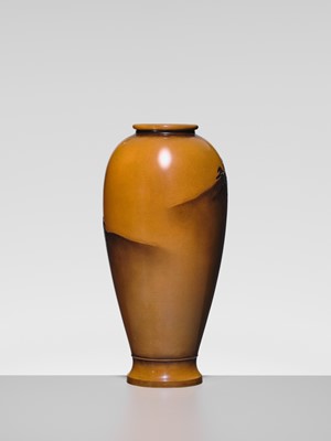 Lot 15 - JOMI EISUKE II: A SUPERB INLAID BRONZE ‘FULL MOON RISING ABOVE A PINE GROVE’ VASE