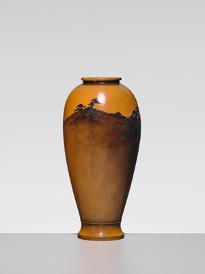 Lot 15 - JOMI EISUKE II: A SUPERB INLAID BRONZE ‘FULL MOON RISING ABOVE A PINE GROVE’ VASE