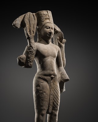 Lot 423 - A FINE SANDSTONE FIGURE OF HARIHARA, PRE-ANGKORIAN PERIOD, PHNOM DA STYLE