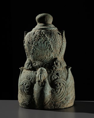 Lot 488 - A BRONZE ‘MYTHICAL BIRD’ HELMET, GOA MADE, EAST JAVA, INDONESIA, 1ST MILLENNIUM BC - 1ST MILLENNIUM AD