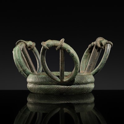 Lot 448 - A BRONZE ‘ELEPHANT’ BRACELET, PERI-DONGSONIAN CULTURE, NORTHEASTERN THAILAND, CIRCA 500-200 BC