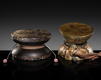 Lot 15 - A PAIR OF TURQUOISE AND CORAL INLAID METAL AND BONE RITUAL DRUMS, DAMARU, 18TH-19TH CENTURY