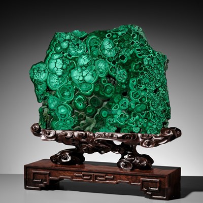 Lot 189 - A SUPERB MALACHITE ‘SCHOLAR’S ROCK’ SLICE, 19TH-20TH CENTURY