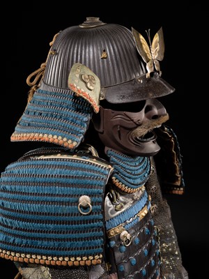 Lot 91 - SAOTOME: AN IMPRESSIVE OKEGAWA NIMAI-DO GUSOKU (TWO-PIECE CUIRASS ARMOR) AND SUJIBACHI KABUTO, WITH NKBKHK KOSHU TOKUBETSU KICHO (ESPECIALLY IMPORTANT) SHIRYO CERTIFICATE