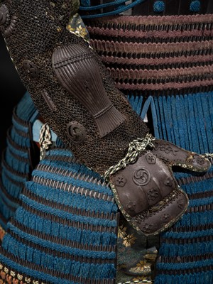 Lot 91 - SAOTOME: AN IMPRESSIVE OKEGAWA NIMAI-DO GUSOKU (TWO-PIECE CUIRASS ARMOR) AND SUJIBACHI KABUTO, WITH NKBKHK KOSHU TOKUBETSU KICHO (ESPECIALLY IMPORTANT) SHIRYO CERTIFICATE