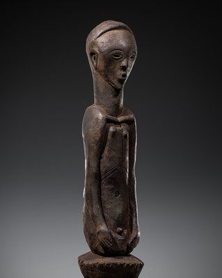 Lot 531 - A RARE YANZI WOOD POWER FIGURE, MBEM, FIRST HALF OF 20TH CENTURY