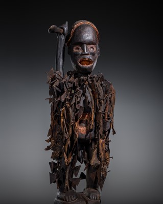 Lot 532 - A LARGE WOOD AND NAIL POWER FIGURE, NKISI NKONDI, DEMOCRATIC REPUBLIC OF THE CONGO