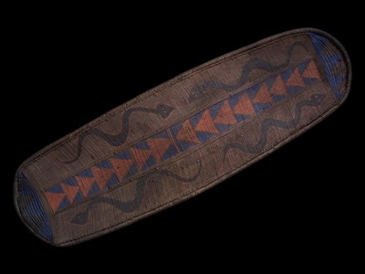 Lot 529 - A LARGE BAPOTO POLYCHROME BASKETRY CEREMONIAL SHIELD, LATE 19TH-FIRST THIRD OF 20TH CENTURY