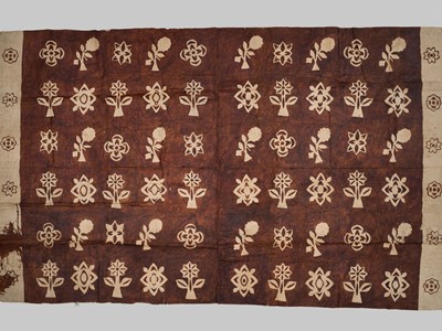 Lot 527 - A VERY LARGE (390 CM) PAINTED BARK CLOTH, TAPA, SAMOA, CIRCA MID-20TH CENTURY