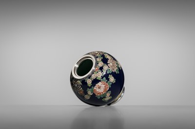 Lot 144 - NAMIKAWA YASUYUKI: A SUPERB MIDNIGHT-BLUE GROUND CLOISONNÉ ENAMEL ‘BLOSSOMING CHRYSANTHEMUMS’ SPHERICAL JAR AND COVER