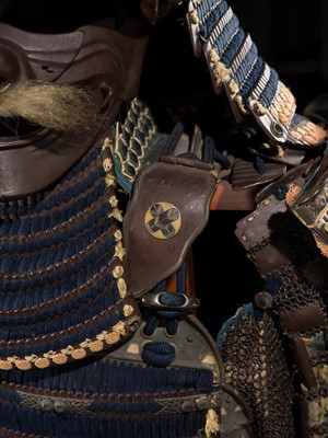 Lot 84 - SAOTOME IETSUGU: AN OKEGAWA NIMAI-DO (TWO-PIECE CUIRASS ARMOR) AND IRON SUJIBACHI KABUTO, WITH NKBKHK TOKUBETSU KICHO (ESPECIALLY IMPORTANT) SHIRYO CERTIFICATE