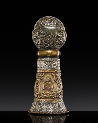 Lot 10 - A LARGE SILVER AND BRASS REPOUSSÉ SEAL, TIBET, 19TH CENTURY
