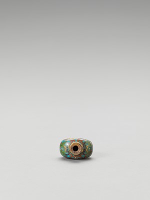 Lot 832 - A SMALL CLOISONNE SNUFF BOTTLE WITH PHOENIX