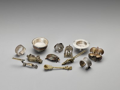 Lot 142 - AN INTERESTING GROUP OF 12 METAL OBJECTS