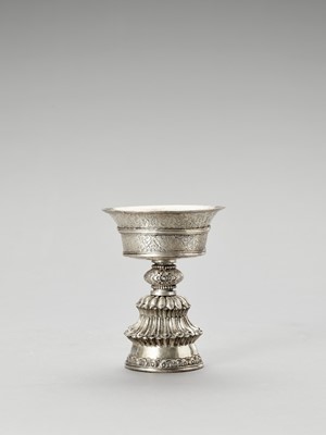 Lot 913 - A LARGE SILVER BUTTER LAMP
