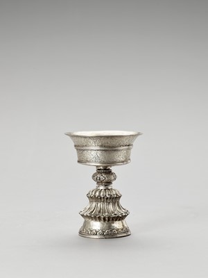 Lot 913 - A LARGE SILVER BUTTER LAMP