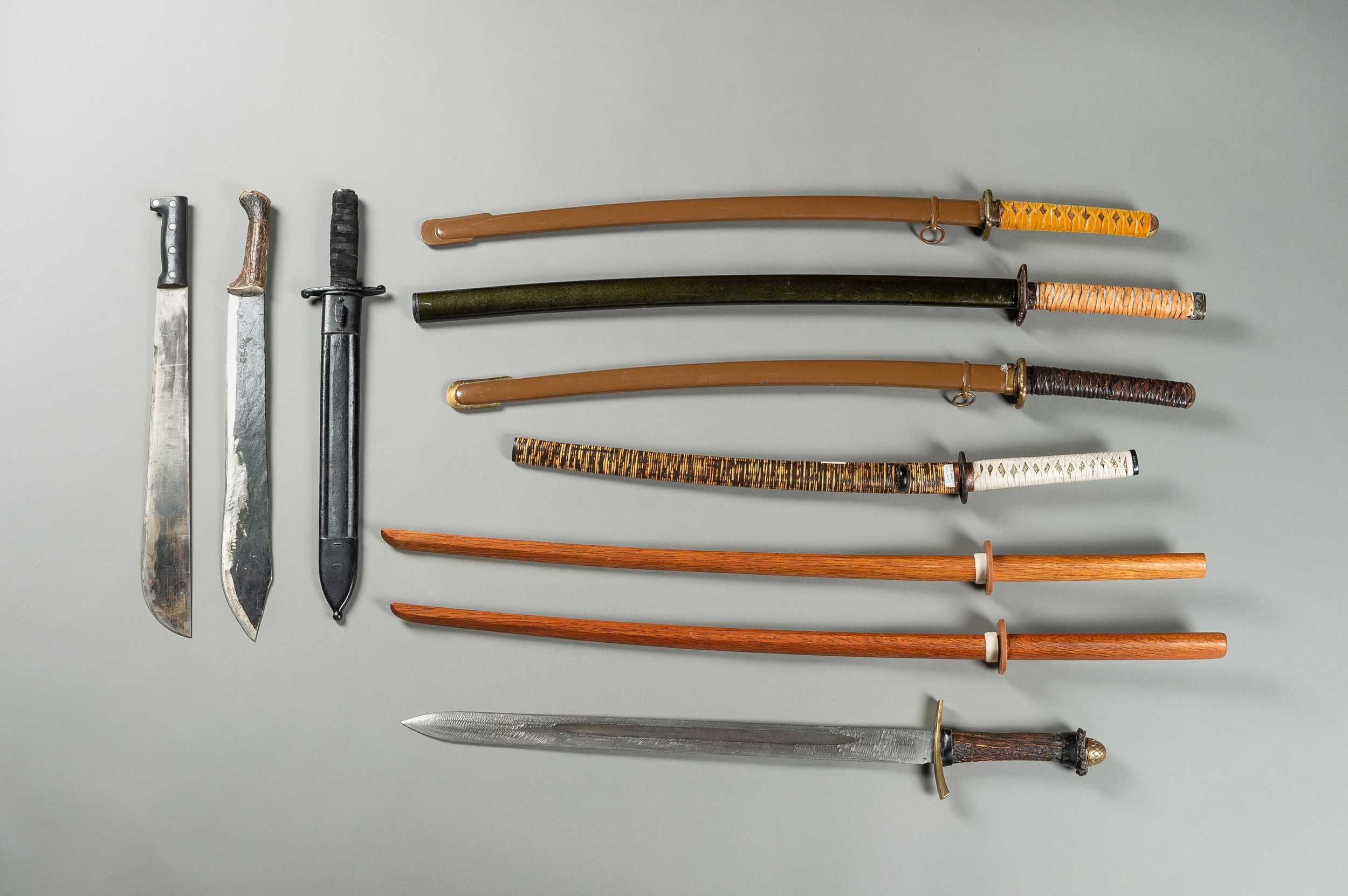 Lot 24 - A GROUP OF TEN SWORDS