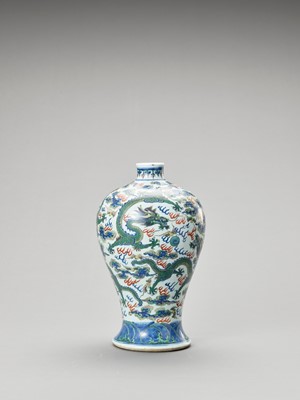 Lot 684 - A DOUCAI MEIPING VASE