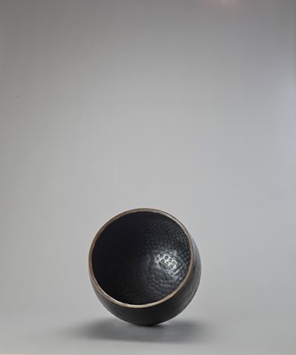 Lot 9 - A BUDDHIST BRONZE GONG ON A LACQUERED WOOD STAND