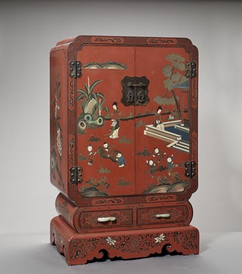 Lot 872 - AN IMPRESSIVE LACQUERED WOOD CURIO CABINET, LATE QING