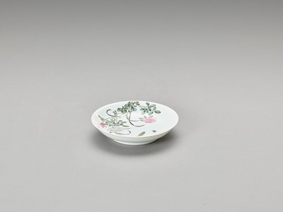 Lot 683 - AN ENAMELED PORCELAIN ‘BEES AND FLOWERS’ DISH, LATE QING TO REPUBLIC