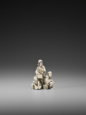 Lot 164 - AN IVORY OKIMONO OF A BIJIN WITH HUSBAND AND CHILD